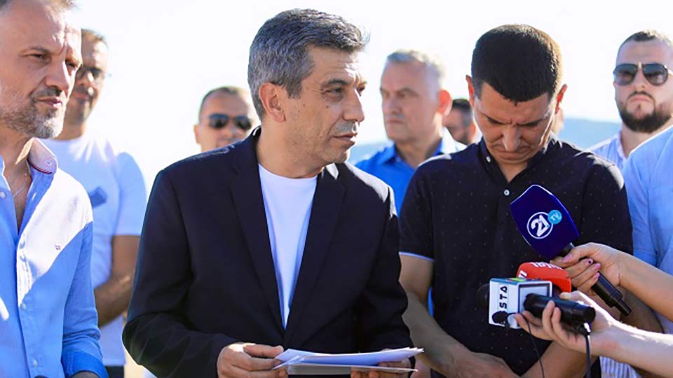 Министерот за животна средина и просторно планирање, Изет Меџити, заедно со вицепремиерот Арбен Фетаи, како и пратеници од регионот и општински советници, денеска најавија затворање на нестандардната депонија на Липково