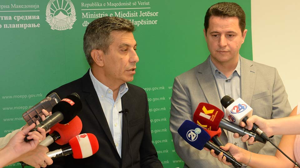 Ministri i Mjedisit Jetësor dhe Planifikimit Hapësinor Izet Mexhiti takoi u.d. kryetar i Gostivarit