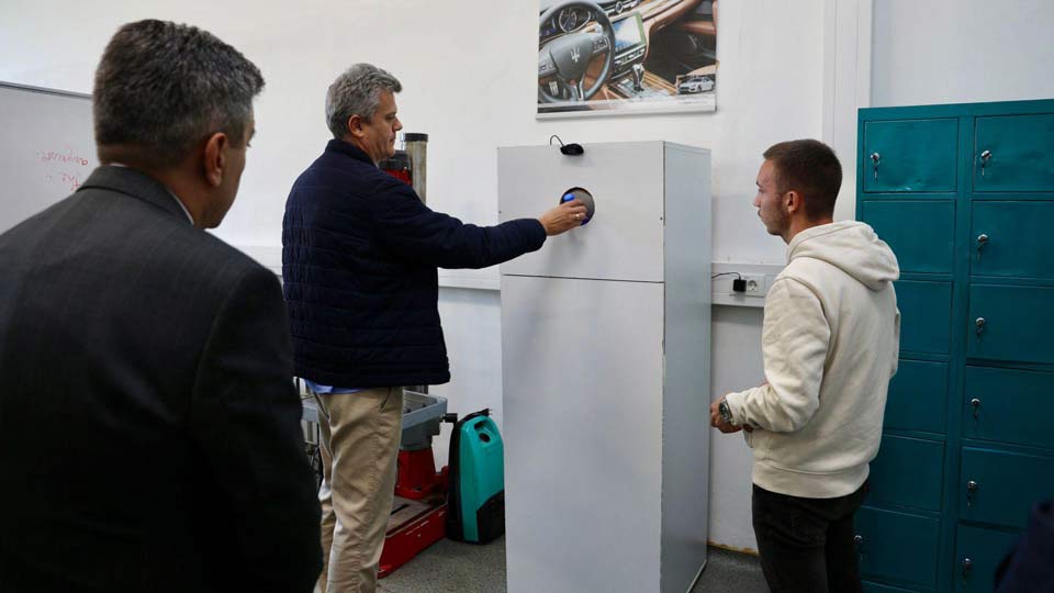 Меџити: Ги поддржуваме иновациите за еколошки предизвици, на студентите во Кавадарци