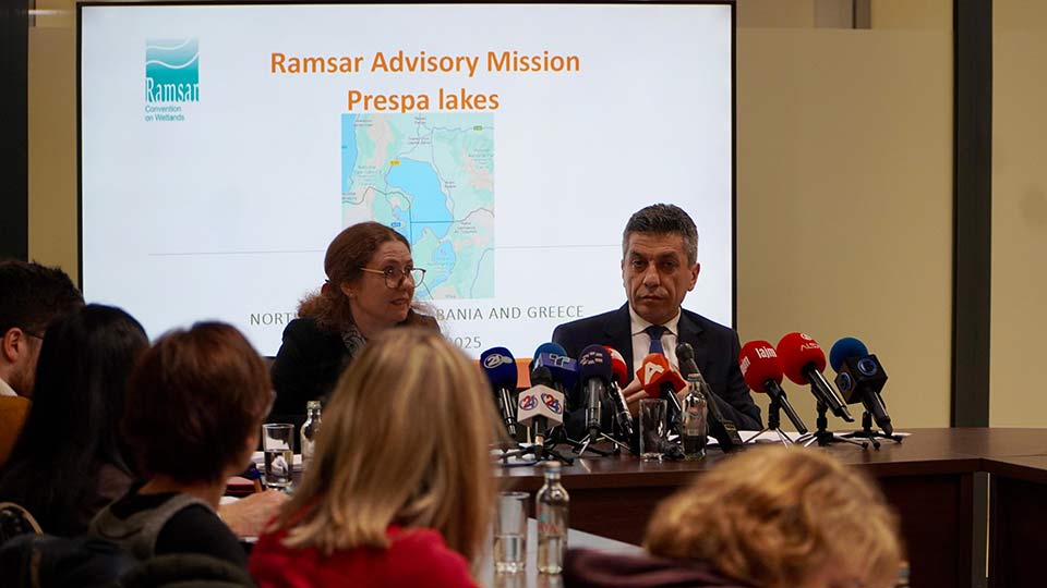 Потребни се итни и координирани акции за спасување на Преспанското езеро