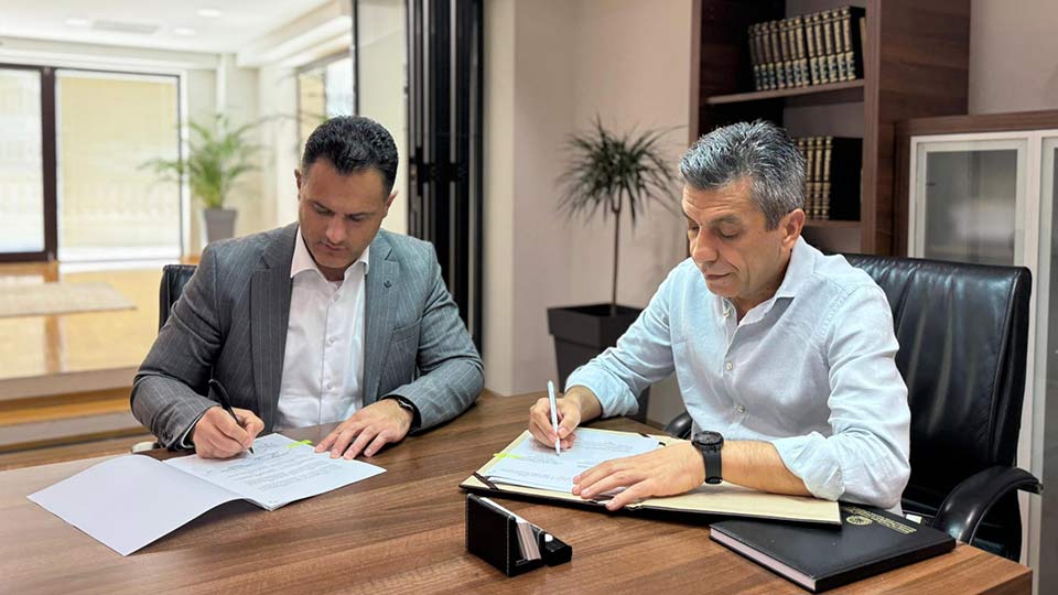 Министерот Меџити и градоначалникот Сејдиу потпишаа договор за уредување на речно корито во Желино